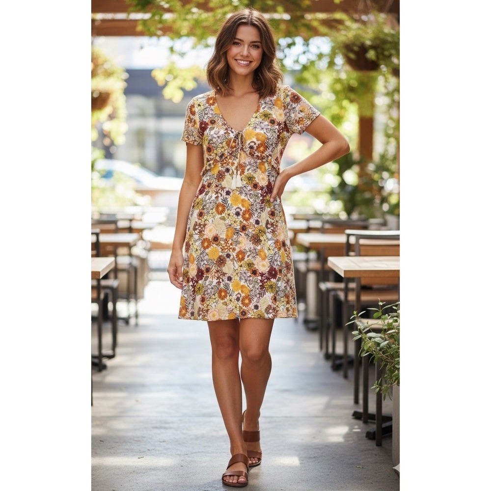 Sky's The Limit Women's Petite Sz M Amalfi V-Neck Floral Fit & Flare Dress NWT‎
